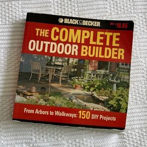 Black and Decker “The Complete Outdoor Builder” booklet